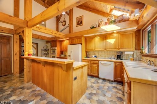 109 Church Rd, Milford, NJ 08848-1862