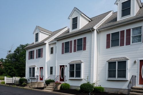 955 Pleasant St, Weymouth, MA 02189-2441