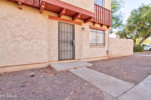 5326 Belleview St, Phoenix AZ  85043-1769 exterior