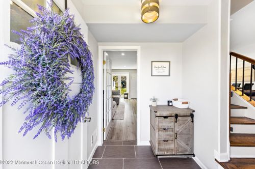 450 Branch Ave, Little Silver NJ  07739-1111 exterior