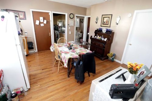 10 Viall St, New Bedford MA 02744-2505 exterior