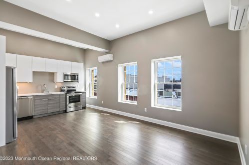 700 Cookman Ave, Tinton Falls, NJ 07712-7008