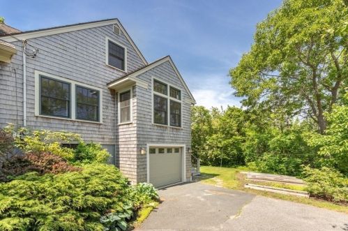 95 Phillips Ave, Rockport, MA 01966-1036
