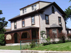 55 Jefferson St, Newton, MA 02458-1742