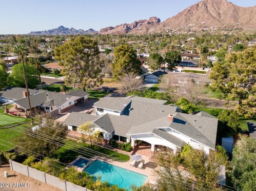 5621 Calle Camelia, Phoenix AZ 85018-4617 exterior