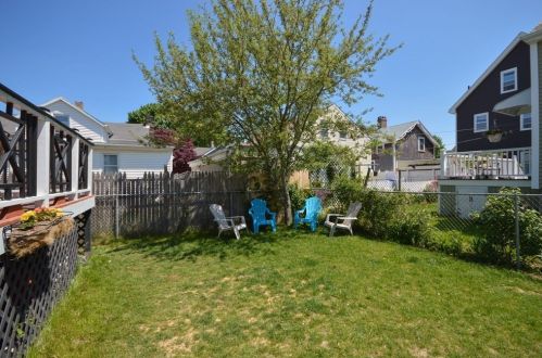 70 Spruce St, New Bedford MA 02740-5305 exterior