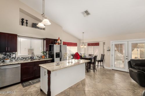 14250 43rd St, Phoenix AZ 85032-3322 exterior