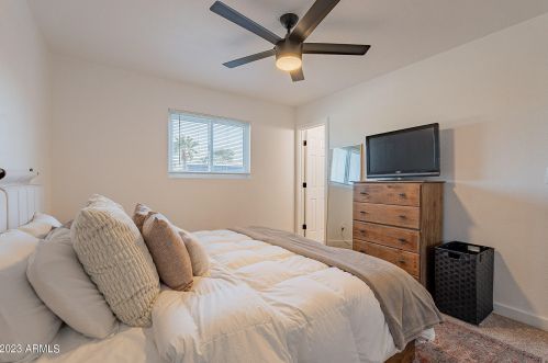 3320 Claire Dr, Phoenix AZ 85032-4933 exterior