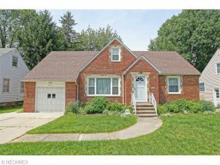 334 262nd St, Cleveland, OH 44132-1438