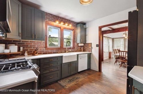 603 Veterans Hwy, Jackson Twp NJ  08527-3730 exterior