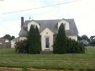 66 Riviera Dr, Pennsville, NJ 08070-2468