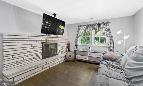 716 Creek Ln, West Deptford NJ 08051-1631 exterior