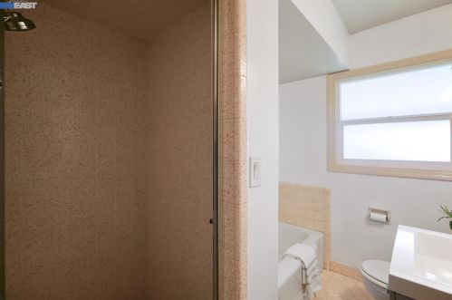 2165 Bradhoff Ave, San Leandro CA 94577-6119 exterior