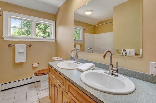 5 Chapel Hill Rd, Beverly MA  01915-1313 exterior