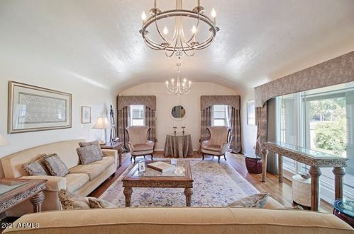 4140 34th St, Phoenix, AZ 85018-4732