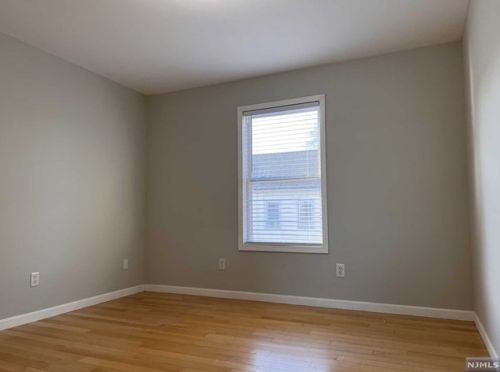 4 Mahan St, Tenafly NJ  07670-1822 exterior