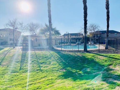 2837 73 Dr, Phoenix AZ 85043-7231 exterior