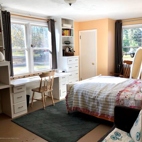 221 Queens Dr, Little Silver NJ 07739-1630 exterior