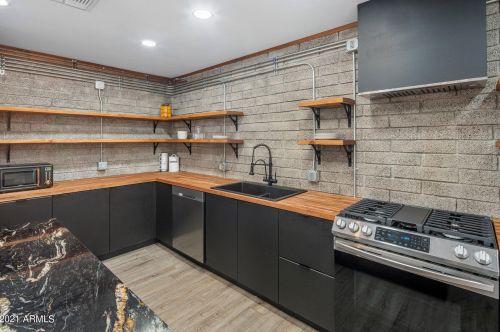 1413 Edgemont Ave, Phoenix AZ 85035-1809 exterior