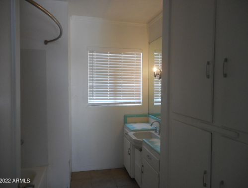 821 Edgemont Ave, Phoenix AZ  85006-1033 exterior