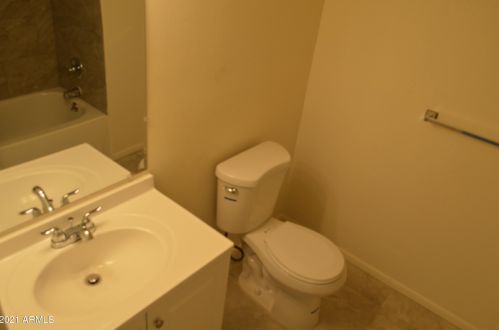 2007 59th Ave, Phoenix AZ 85033-2823 exterior