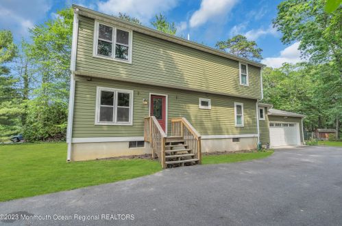 37 Freehold Rd, Jackson Twp NJ  08527-4528 exterior