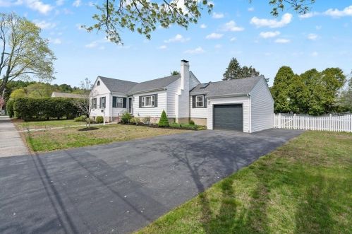 62 Silver Brook Rd, Milton, MA 02186-5238