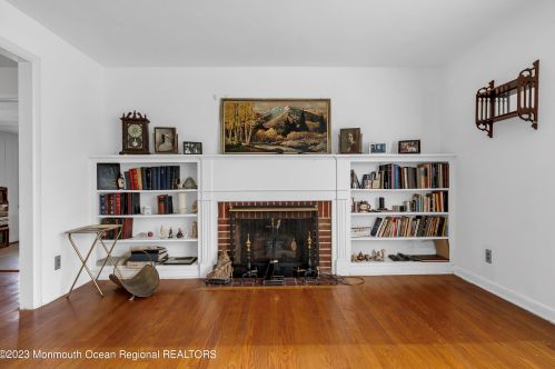 267 Rumson Rd, Little Silver NJ 07739-1657 exterior