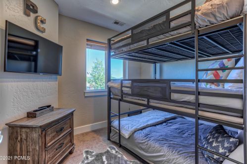 5627 Oslo Ln, Park City UT 84098-7708 exterior