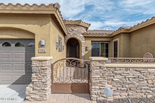 2714 Ashurst Dr, Phoenix, AZ 85045-2295