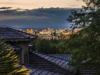 8 Shade Valley Ln, Henderson NV  89052-6637 exterior