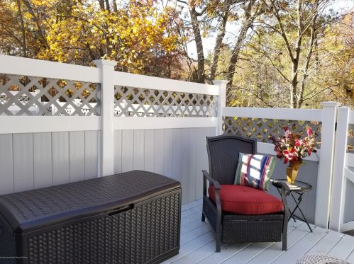 19 Charles Ct, Tinton Falls NJ 07712-7941 exterior