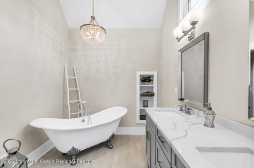 61 Winding Way, Little Silver NJ 07739-1720 exterior