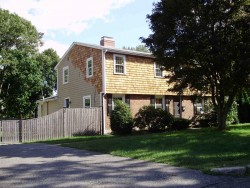 32 Smith Ave, Newton, MA 02465-1554