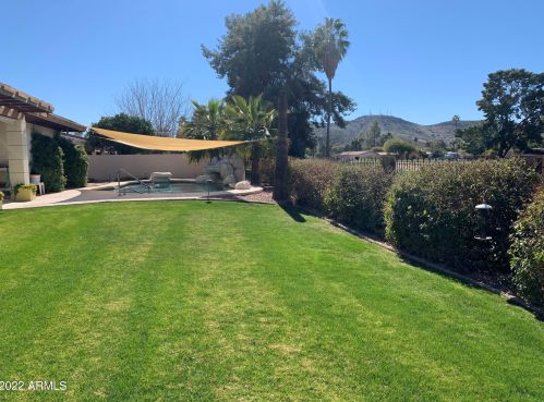 14052 Canterbury Dr, Phoenix AZ 85023-6211 exterior