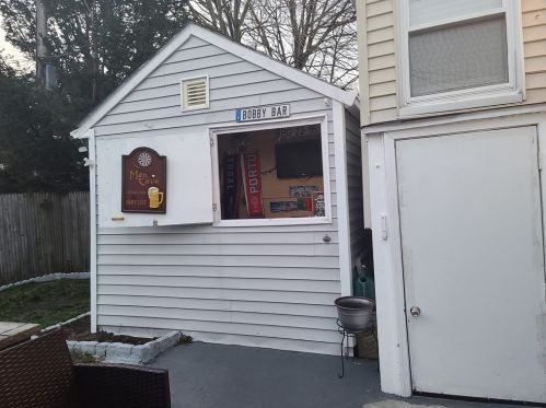 145 Armour St, New Bedford MA 02740-2405 exterior