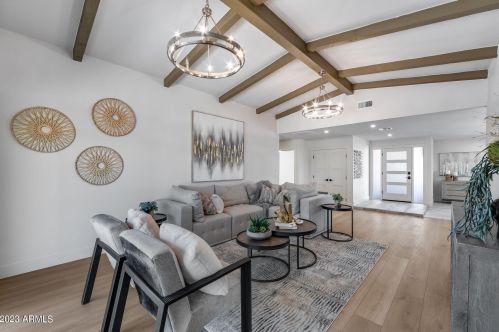 11617 37th Pl, Phoenix AZ  85028-2130 exterior