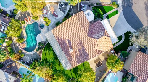 17002 32 Way, Phoenix AZ 85018-3973 exterior