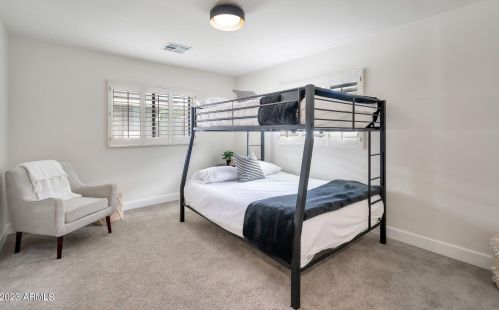 8001 11th Ave, Phoenix AZ  85021-5626 exterior