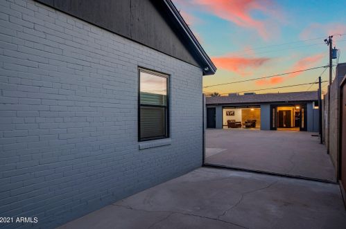 1413 Edgemont Ave, Phoenix AZ 85035-1809 exterior