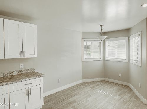 2221 27th St, Phoenix AZ 85008-4924 exterior