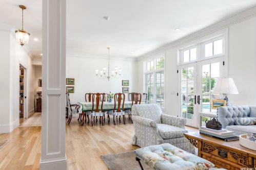 1918 Siesta Dr, Sandy UT 84093-6139 exterior