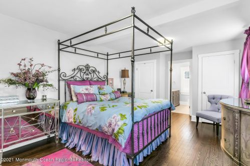 72 Rumson Rd, Little Silver NJ 07739-1332 exterior