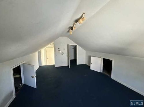 62 Hamilton Ave, Kearny, NJ 07032-1860