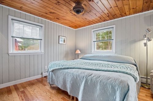 92 Edgewater Dr, Wareham MA 02571-2189 exterior