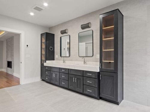 1056 Greendale Ave, Needham MA 02492-4726 exterior