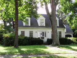 117 Brackett Rd, Newton, MA 02458-2613