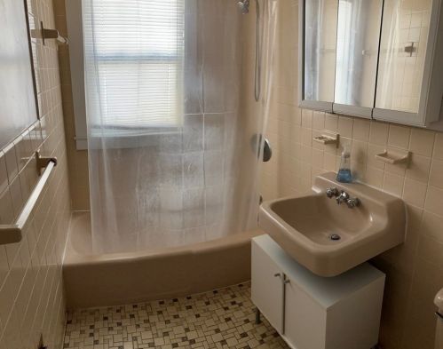 47 Bridges Ave, Newton MA 02460-2016 exterior