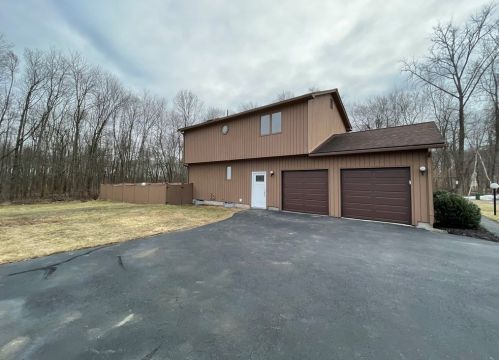 39 Losito Ln, Agawam, MA 01001-3607