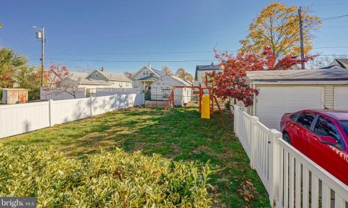 523 Lincoln Ave, West Deptford NJ 08066-1136 exterior